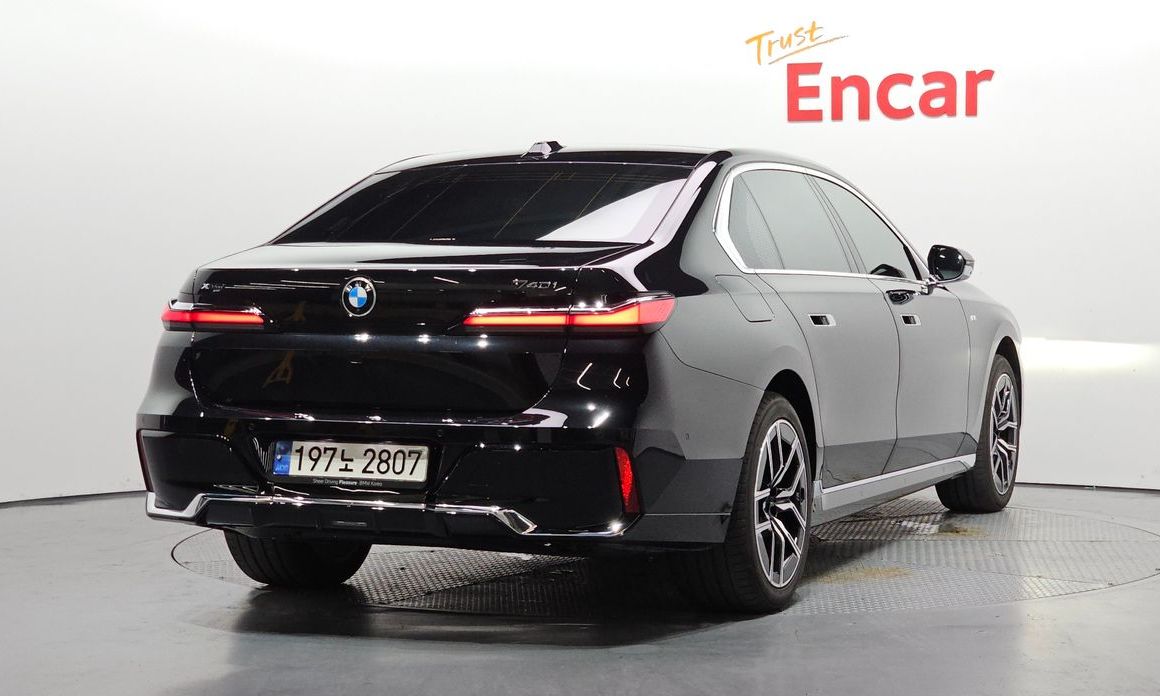 BMW 7-Series 740i xDrive M Sport, 2024