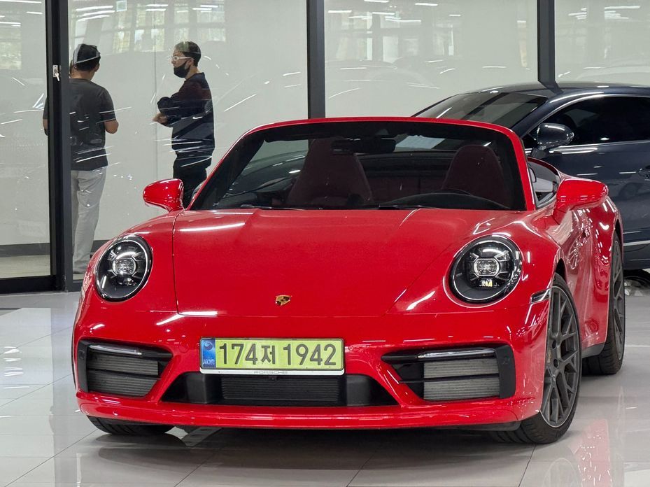 Porsche 911 Carrera 4S Cabriolet, 2024