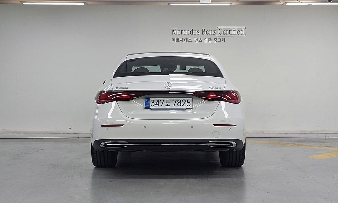 Mercedes-Benz E-Class E300 4MATIC Exclusive, 2026