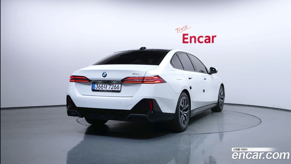BMW 5-Series 520i M Sport, 2025