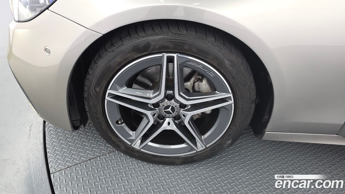 Mercedes-Benz E-Class E250 AMG Line, 2023