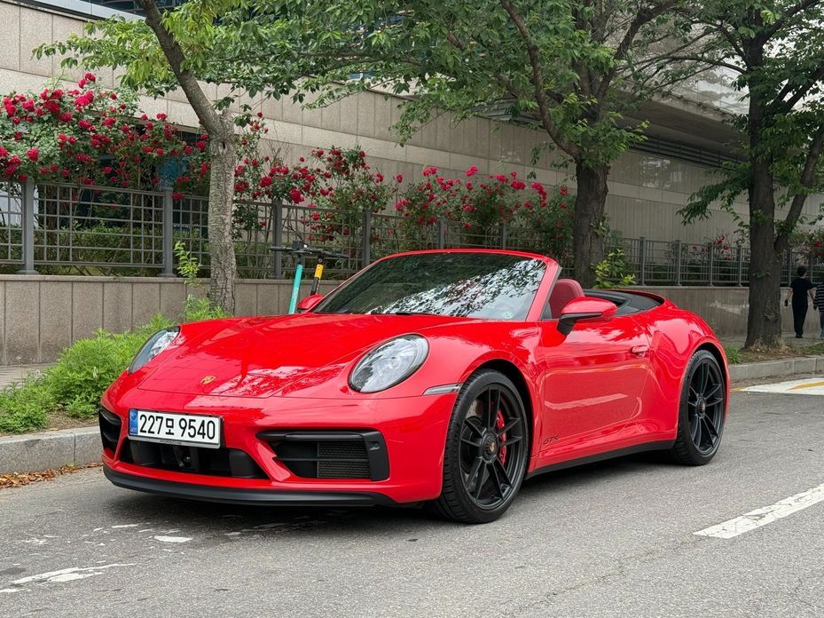 Porsche 911 Carrera GTS Cabriolet, 2024