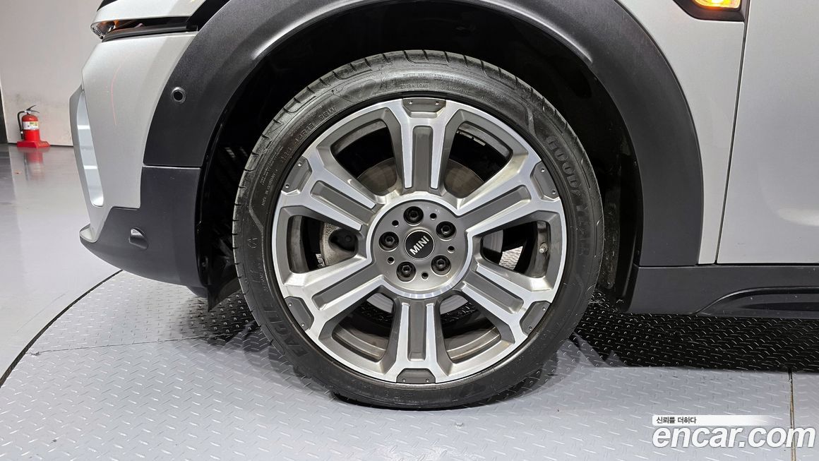 Mini Countryman ALL4 Classic Launch Pack, 2023