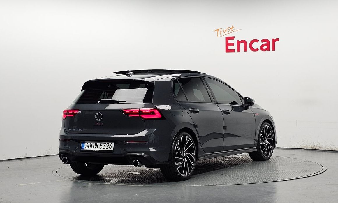 Volkswagen Golf 2.0 GTI, 2024