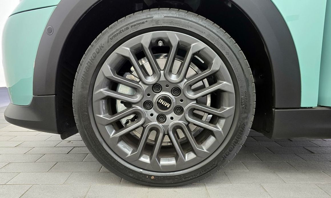 Mini Cooper 5Door Essential, 2025
