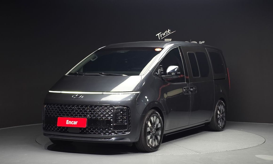 Hyundai Staria Lounge 9-Seater, 2022