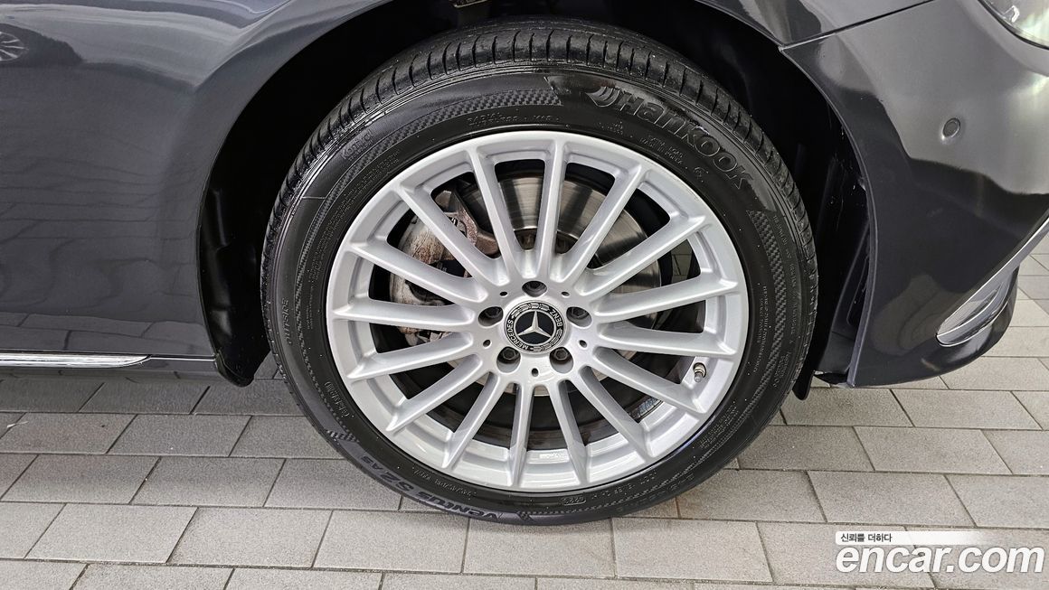 Mercedes-Benz E-Class E220d 4MATIC Exclusive, 2021