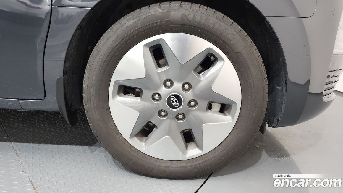 Hyundai Staria Tourer 9-Seater, 2024