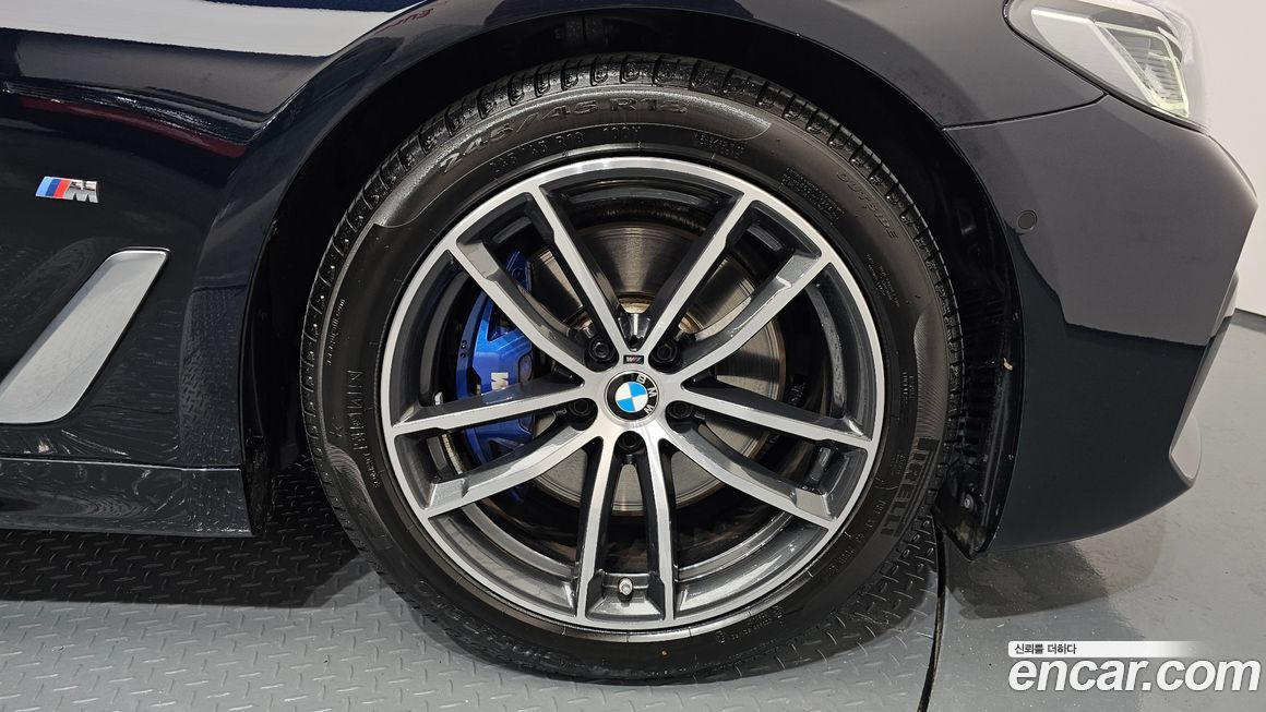 BMW 5-Series 520i M Sport, 2023