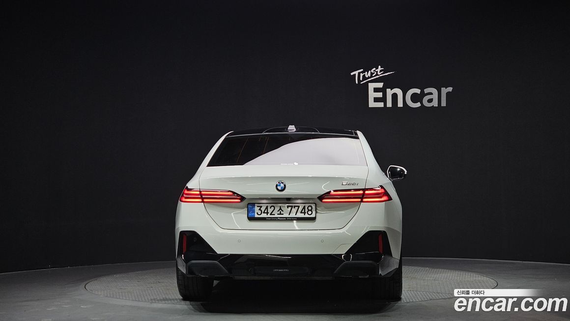 BMW 5-Series 520i M Sport, 2025