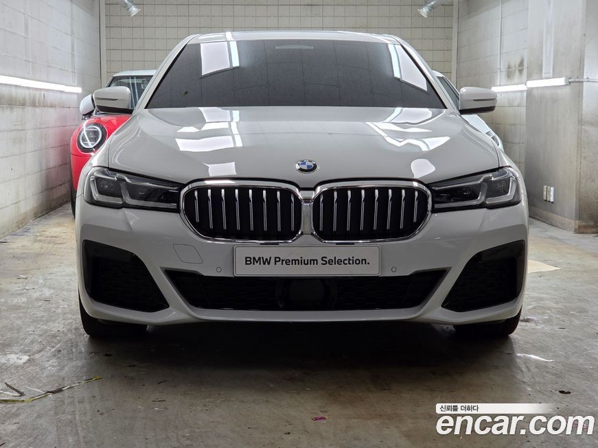 BMW 5-Series 530i xDrive M Sport Package, 2023