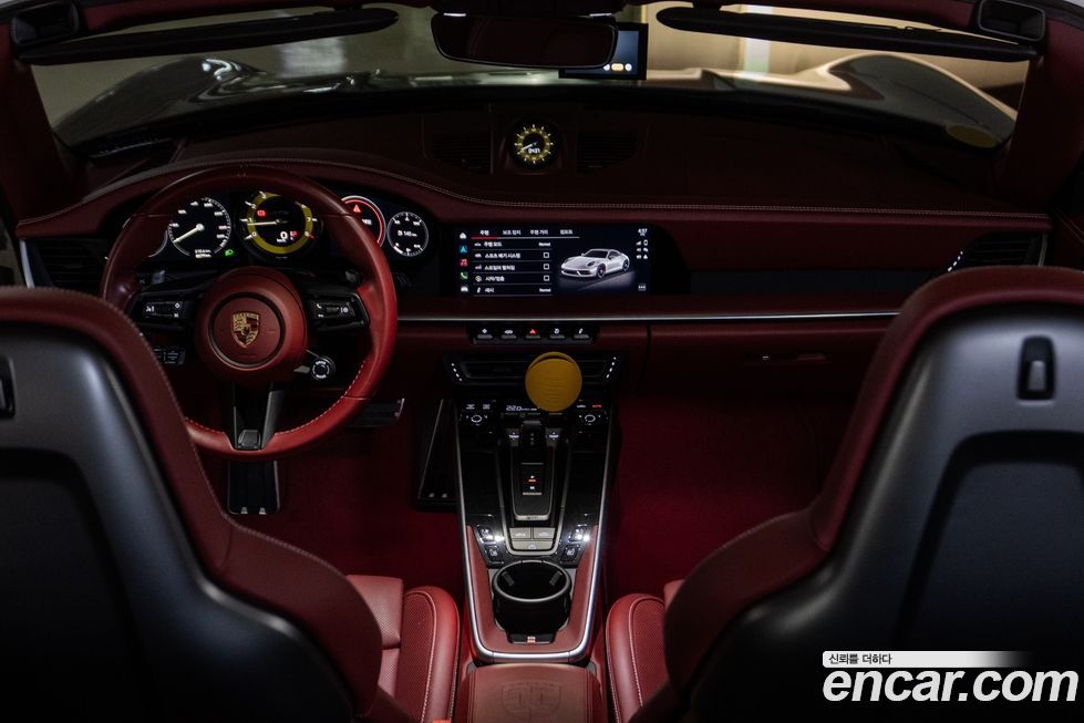 Porsche 911 Carrera 4 GTS Cabriolet, 2024