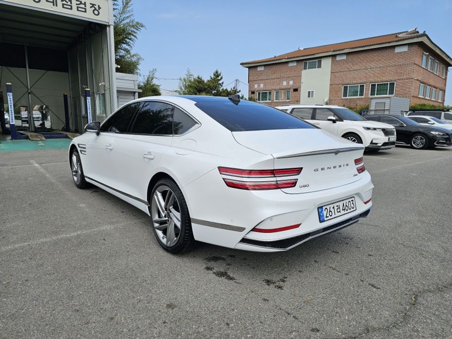 Genesis G80 Gasoline 2.5 Turbo 2WD, 2025