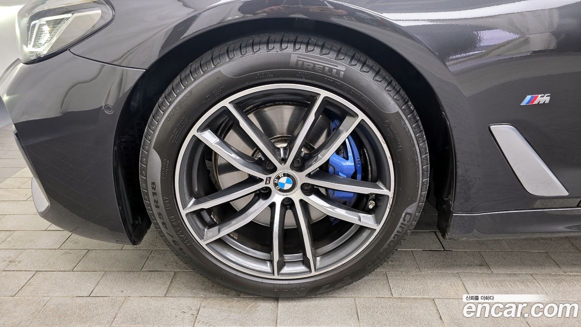 BMW 5-Series 520i M Sport, 2023