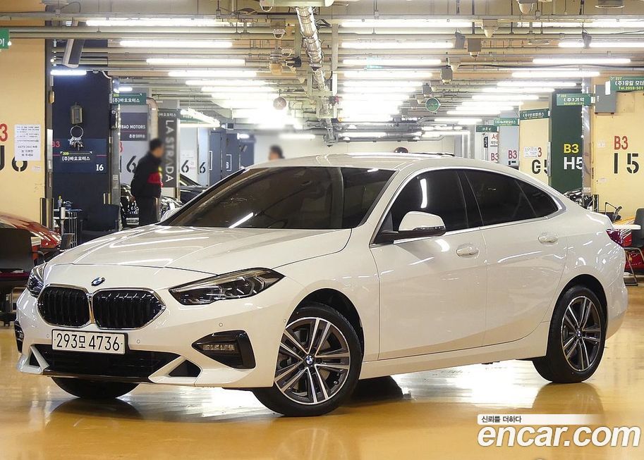 BMW 2-Series 220i Sport, 2024