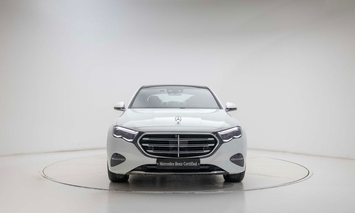 Mercedes-Benz E-Class E300 4MATIC Exclusive, 2025