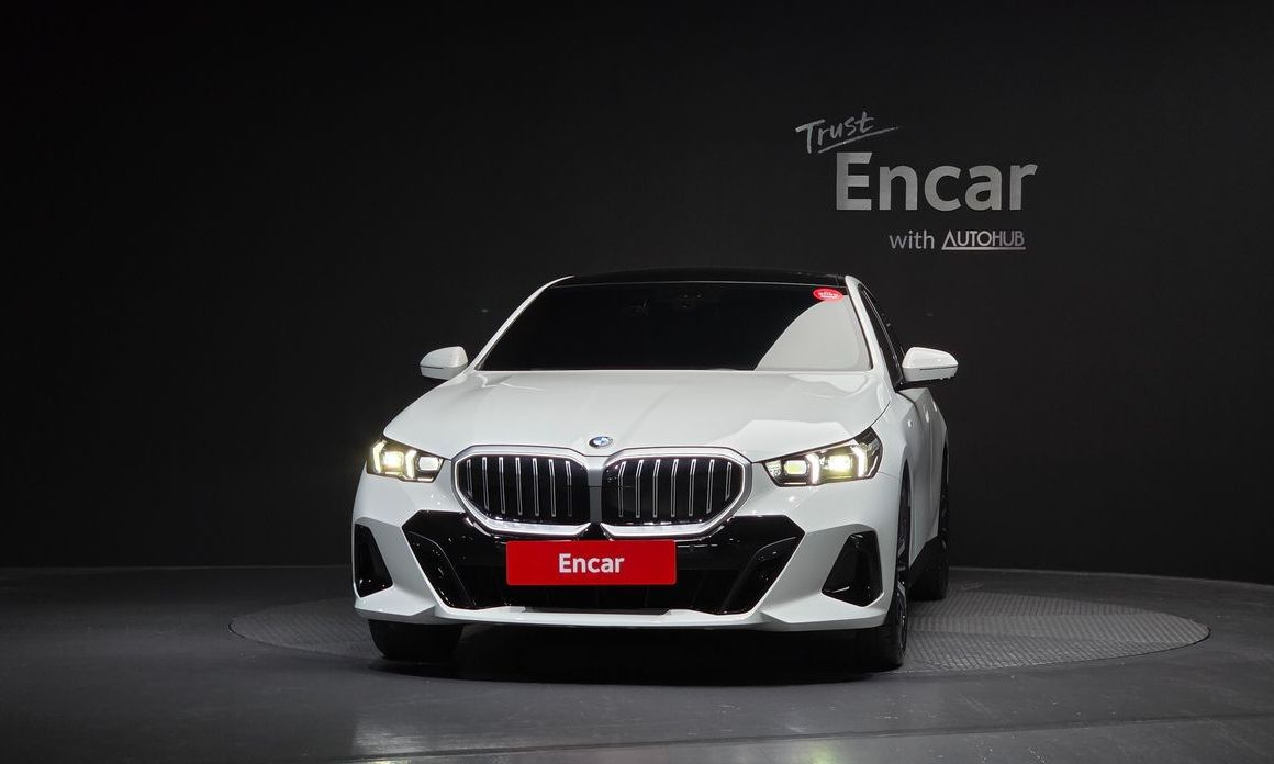 BMW 5-Series 530i xDrive M Sport, 2024