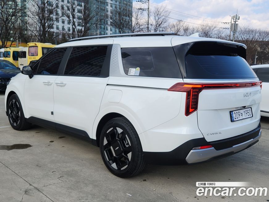 Kia Carnival 9-Seater Prestige, 2024