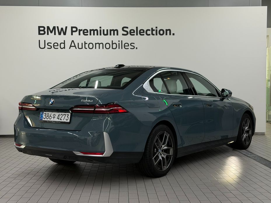 BMW 5-Series 523d, 2025