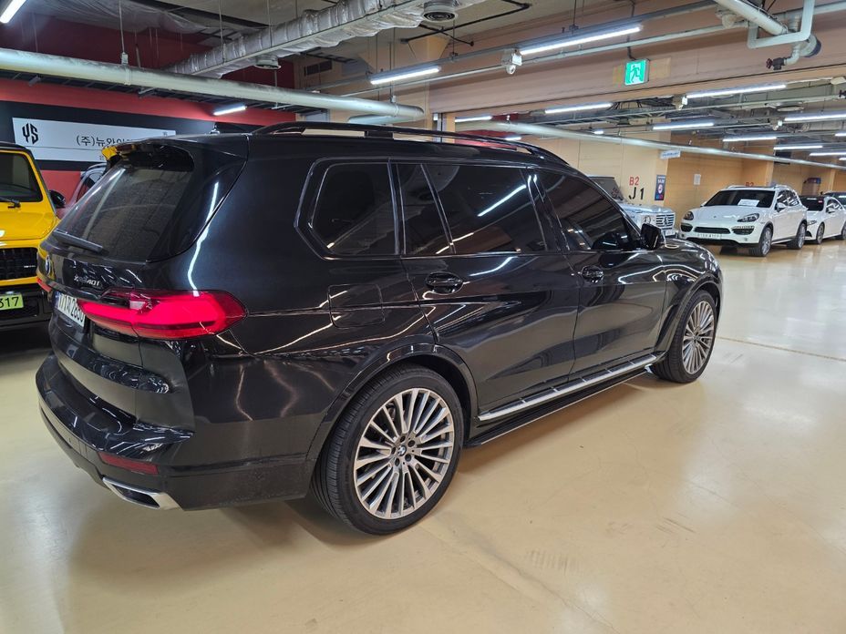 BMW X7 xDrive 40i Design Pure Excellence 7-Seater, 2022