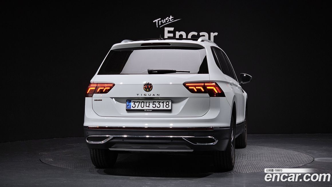 Volkswagen Tiguan 2.0 TSI Prestige, 2023