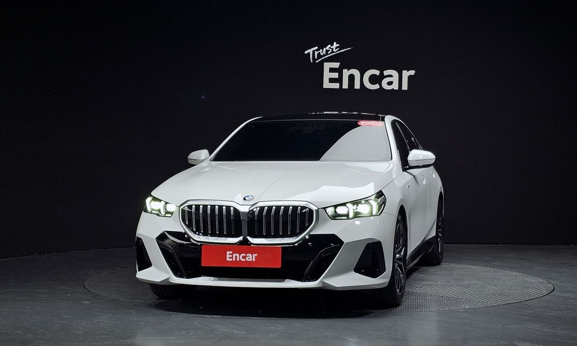 BMW 5-Series 520i M Sport, 2025