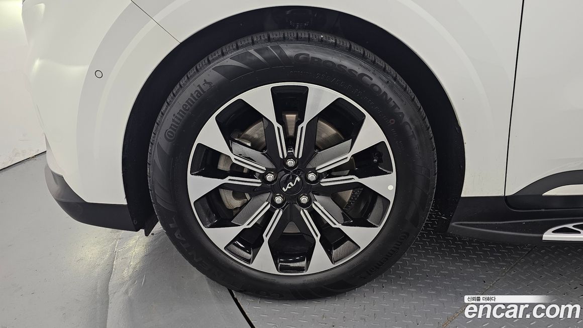 Kia Carnival 9-Seater Signature, 2023