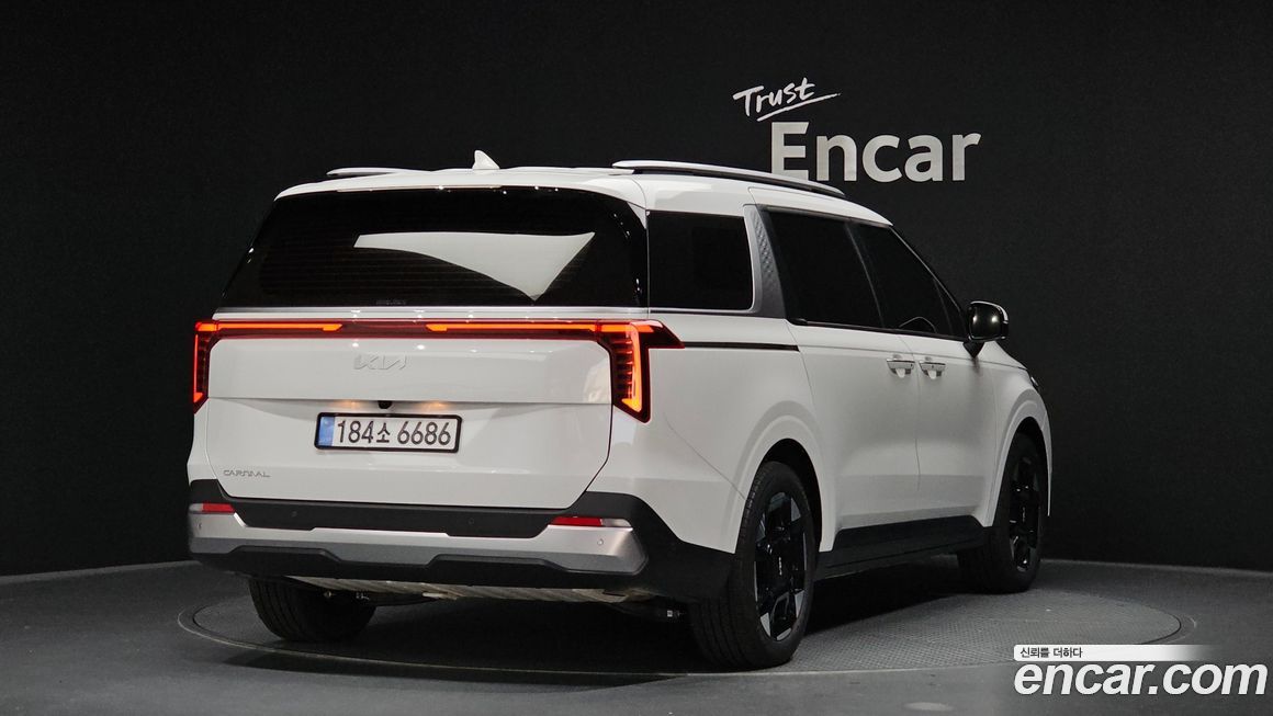 Kia Carnival 9-Seater Prestige, 2025