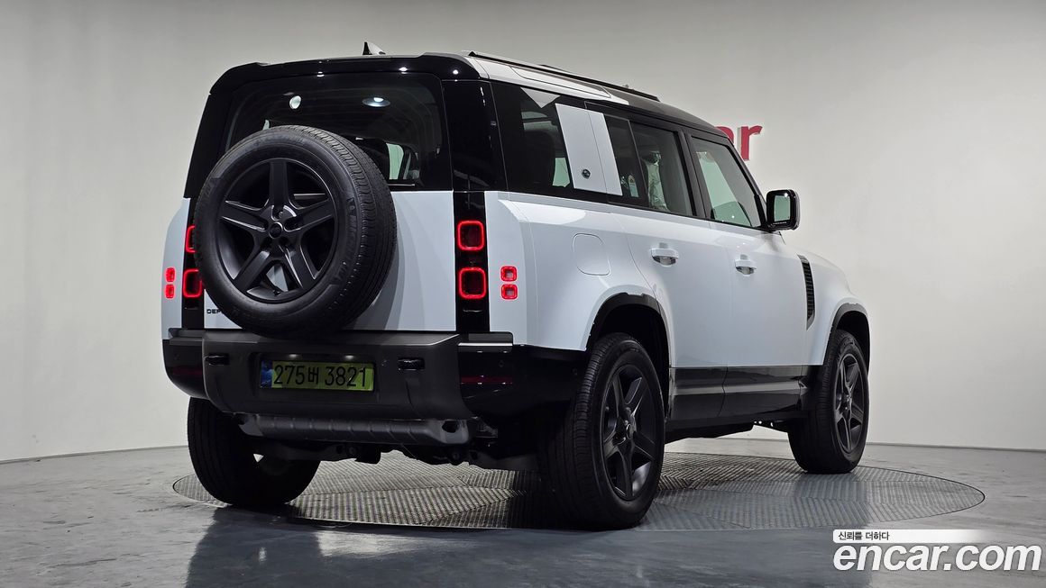 Land Rover Defender 110 P300 X-Dynamic SE, 2024