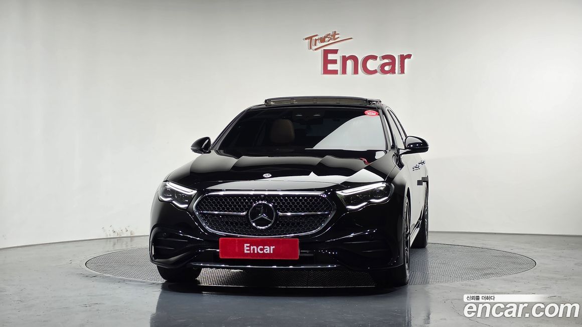 Mercedes-Benz E-Class E300 4MATIC AMG Line, 2024