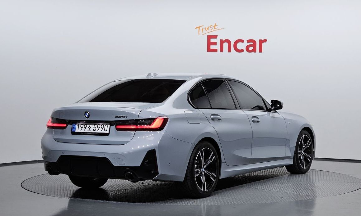 BMW 3-Series 320i M Sport, 2024