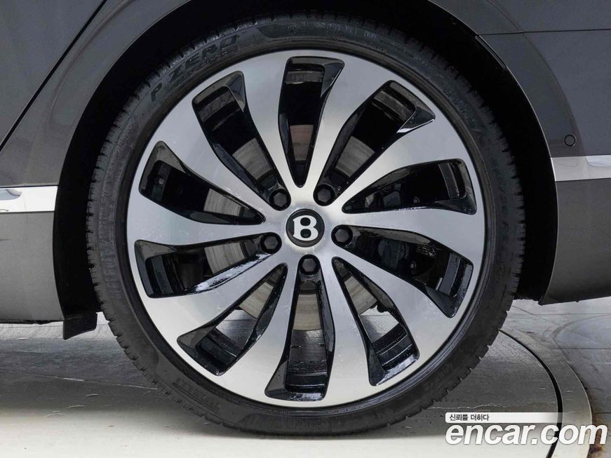 Bentley Flying Spur 4.0 Azure, 2024