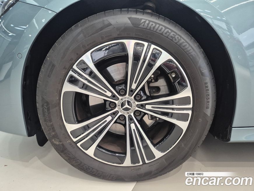 Mercedes-Benz E-Class E200 Avantgarde, 2025