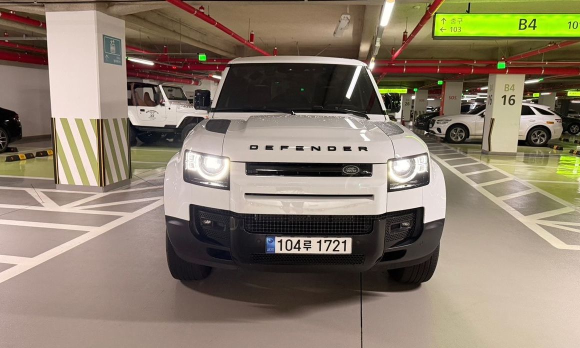 Land Rover Defender 110 D300 HSE, 2023