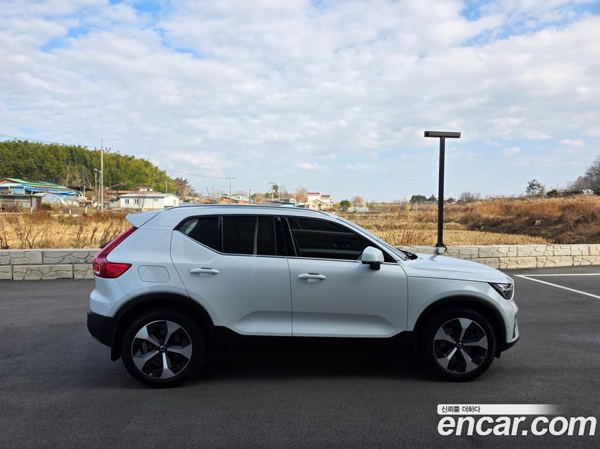 Volvo XC40 B4 Ultimate Bright, 2023