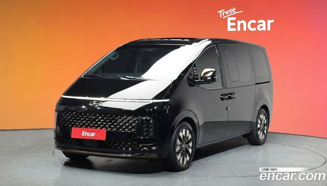 Hyundai Staria 4WD Lounge 9-Seater, 2024