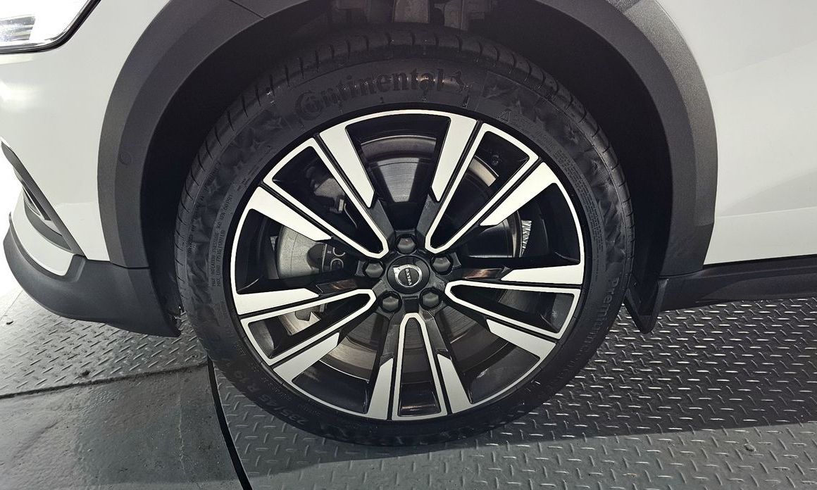 Volvo V60 B5 Ultra AWD, 2025