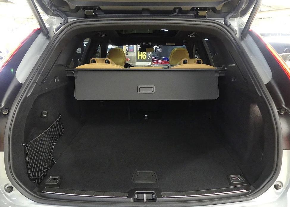 Volvo XC60 B5 Ultimate Bright, 2024