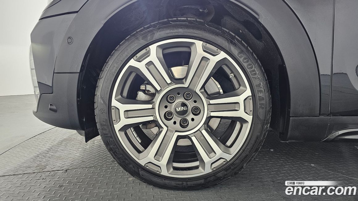 Mini Countryman ALL4 Classic Launch Pack, 2023