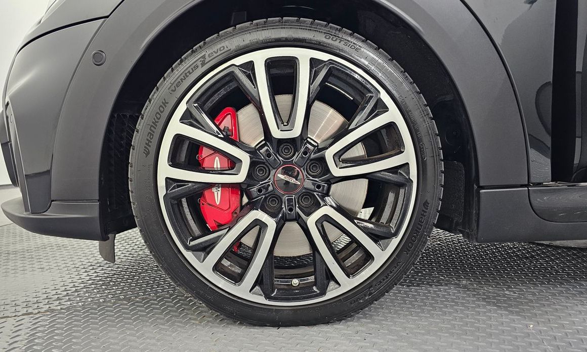 Mini Cooper JCW, 2024