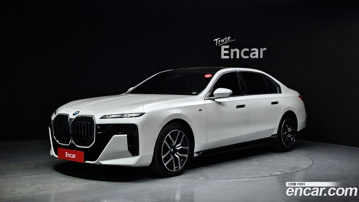 BMW 7-Series 740i xDrive M Sport, 2025