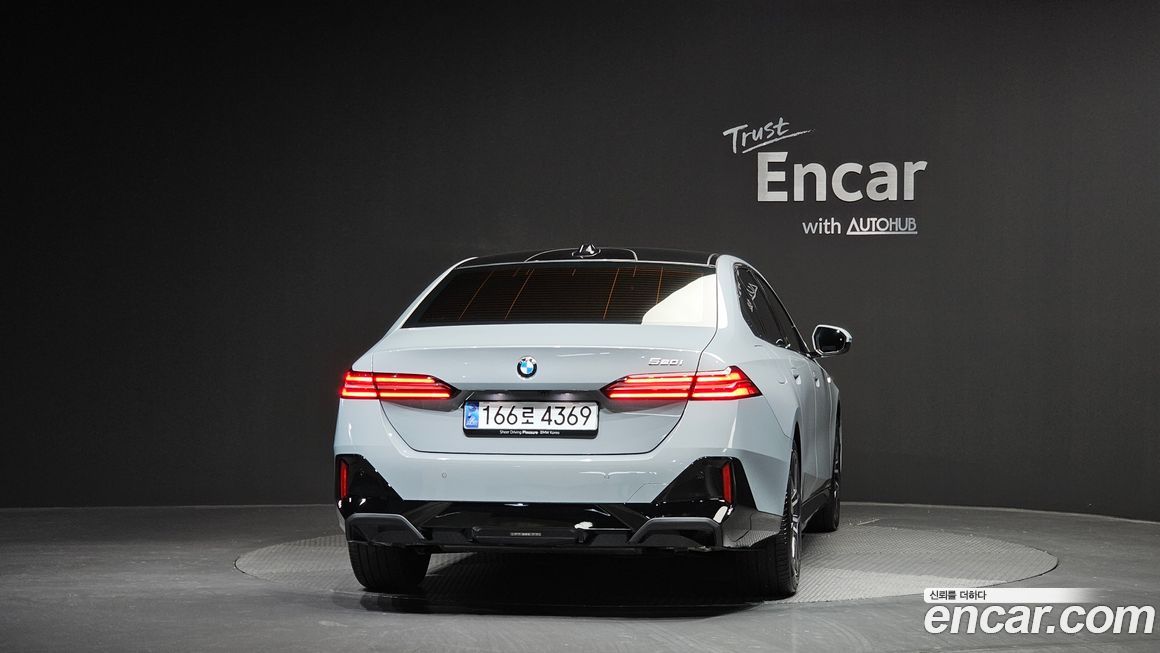 BMW 5-Series 520i M Sport, 2025