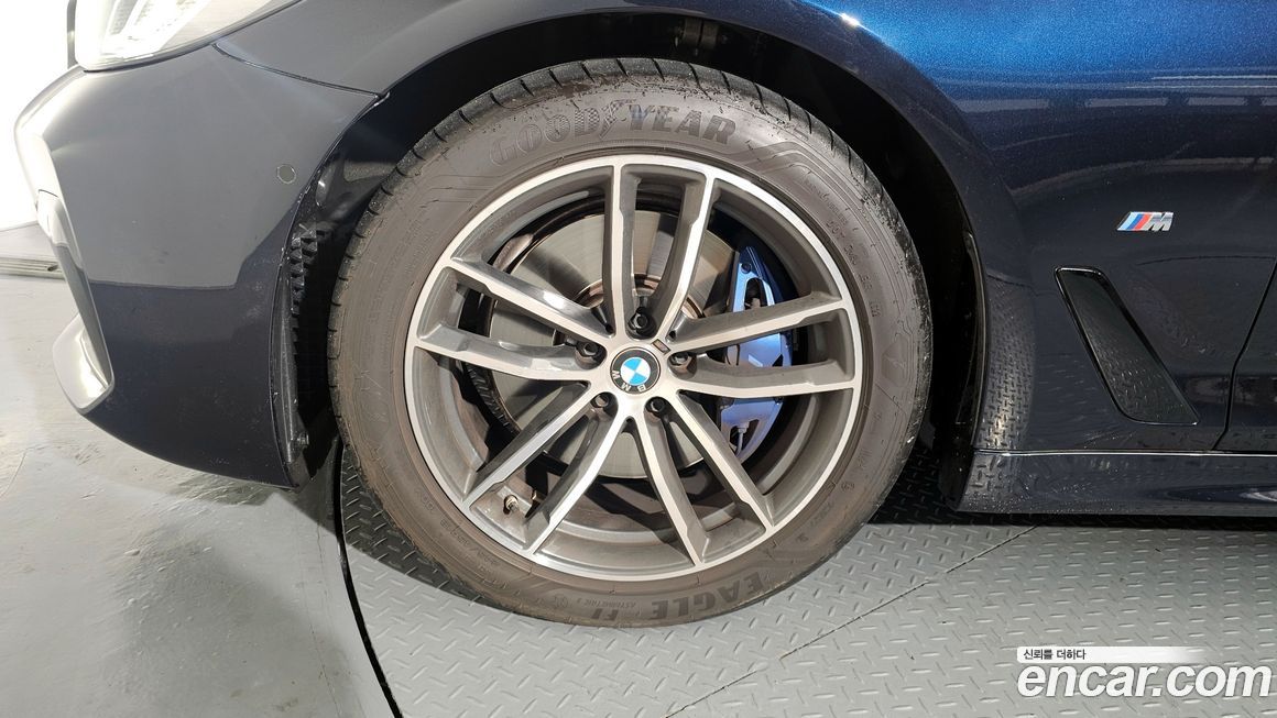 BMW 5-Series 520i M Sport, 2023