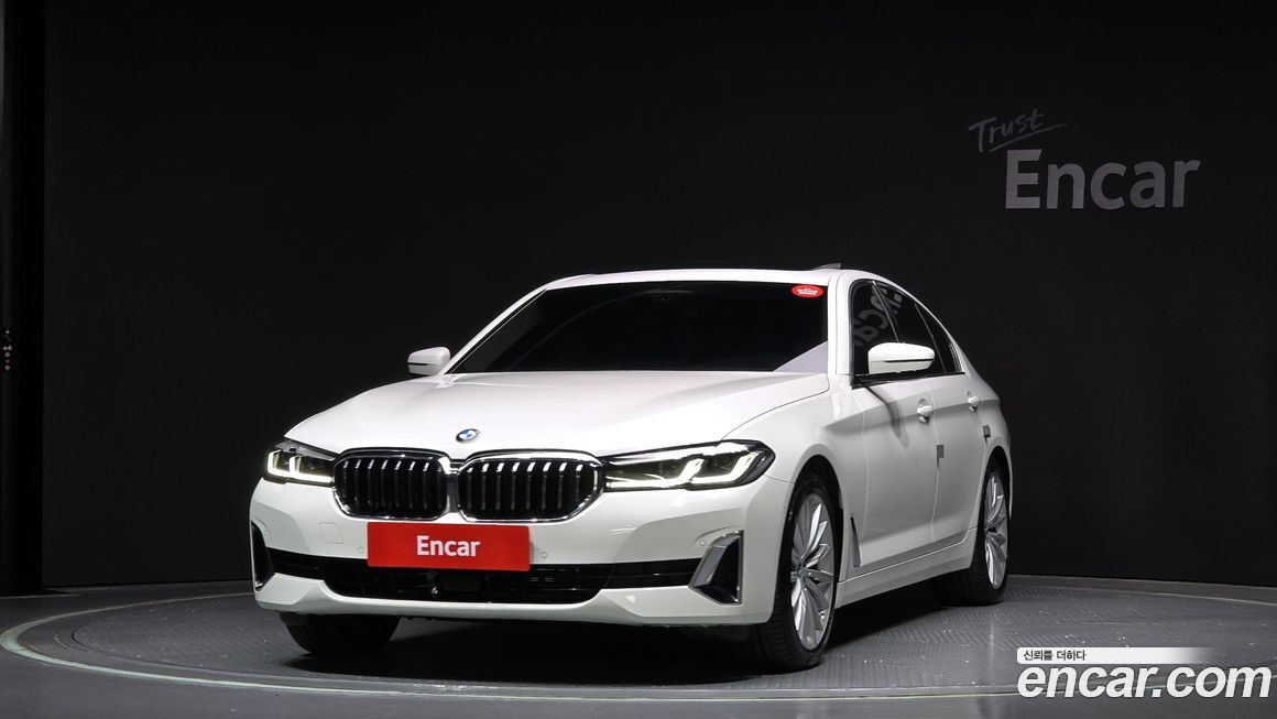 BMW 5-Series 530i xDrive Luxury, 2023