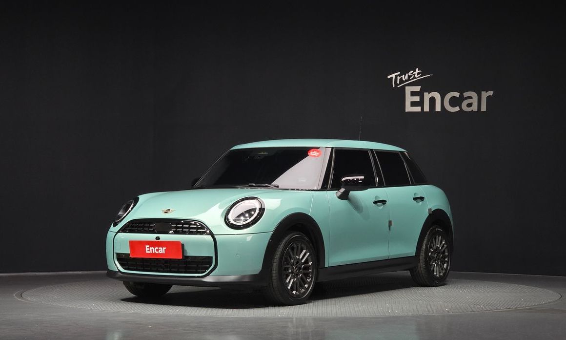 Mini Cooper 5Door Essential, 2025