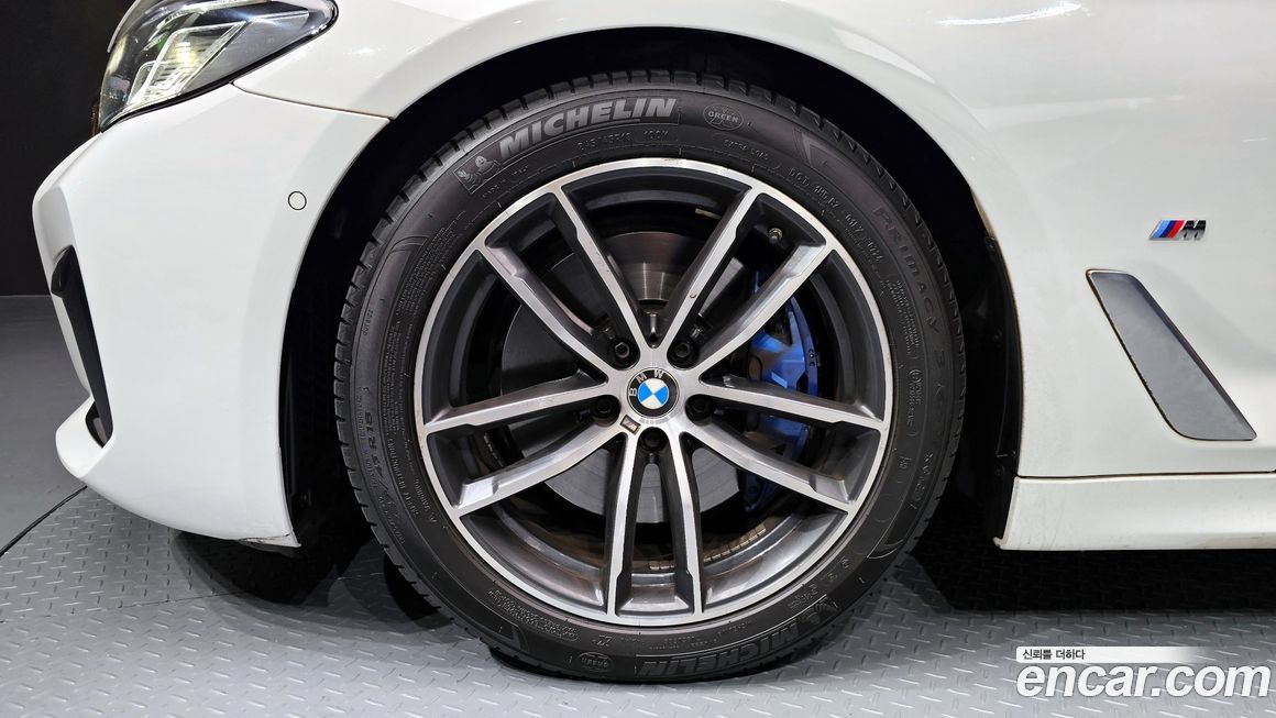 BMW 5-Series 520i M Sport, 2023