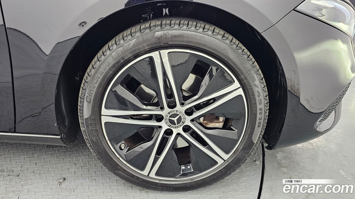 Mercedes-Benz A-Class A220 Sedan, 2025