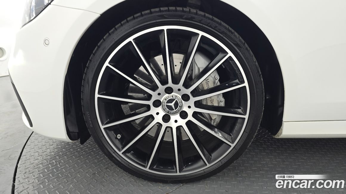 Mercedes-Benz E-Class E350 4MATIC AMG Line, 2023