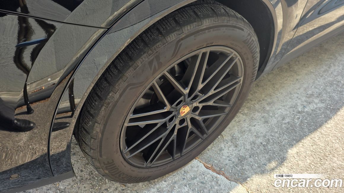 Porsche Cayenne 3.0, 2024