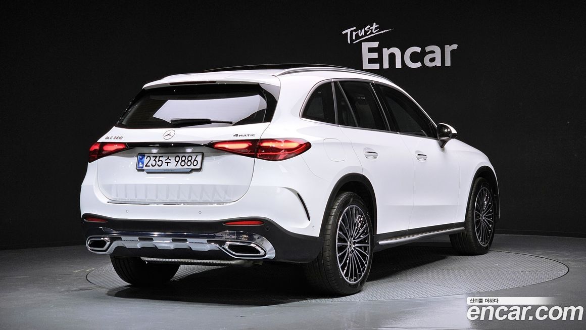 Mercedes-Benz GLC-Class GLC300 4MATIC AMG Line, 2025